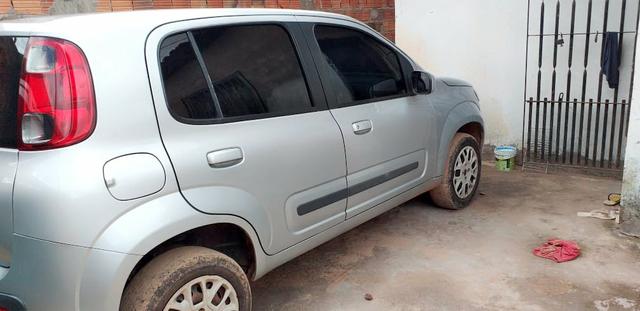 Carro Fiat uno 2016 completo