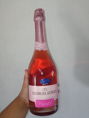 Vinho moscatel espumante rose (GEORGES AUBERT)