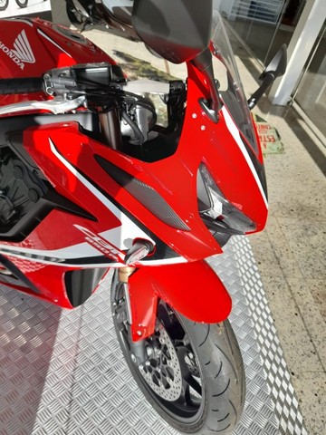 Cbr 650 r ultima versao 2023 - Foto 4