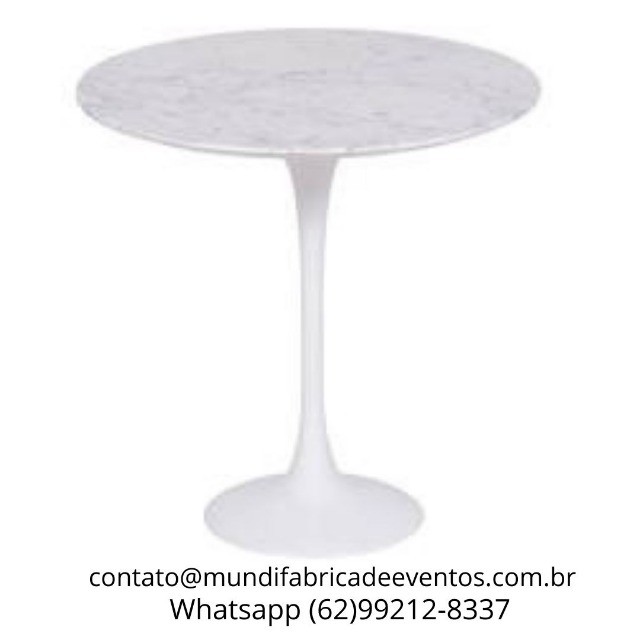 Locação de mesa de canto Saarinen