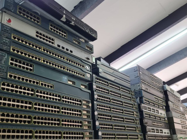 Switch Cisco Catalyst 2950 Garantia e Nf-e! Loja Fisica Curitiba - Foto 2