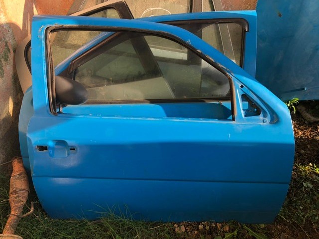 Porta dianteira Lado Direito Vw Gol 1996
