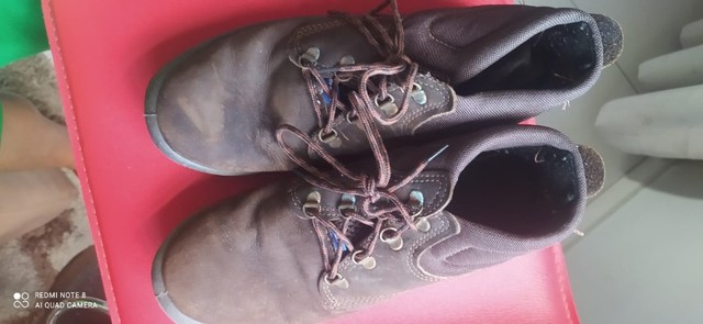 vendo bota usada muito conservada e pouco usada