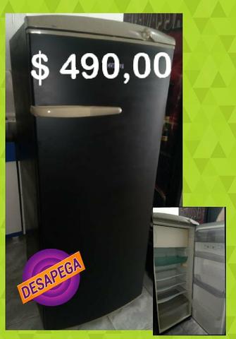 Geladeira semi nova desapega