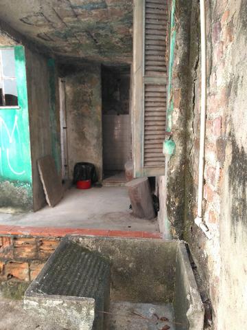 Terreno, com duas casas, 360m², na Avenida Roma em - Bonsucesso - Foto 2