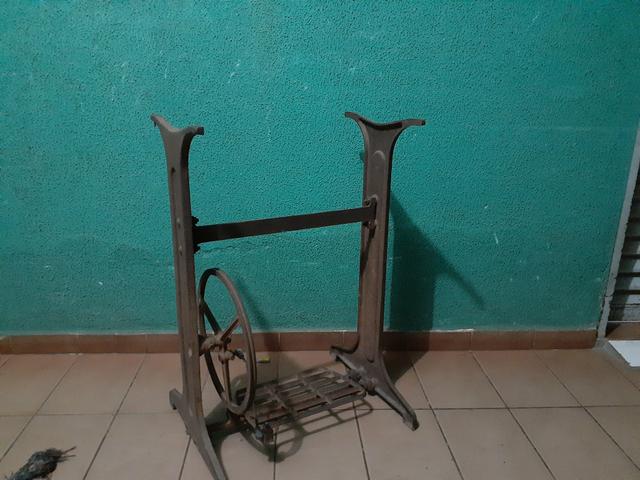 Pé de máquina de costura