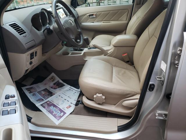 Hilux sw4 srv 4x4 3.0 automatica - Foto 13