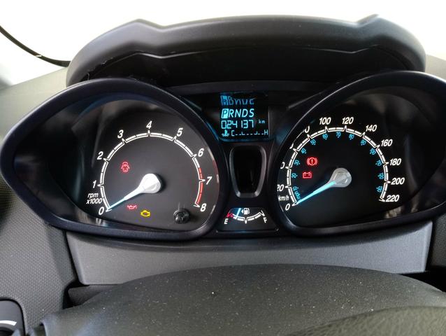 NEW FIESTA 2014 - 24.000 km - Foto 7