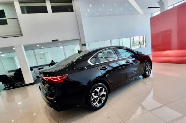KIA CERATO FF SX 2.0 AT E.497 - Foto 14