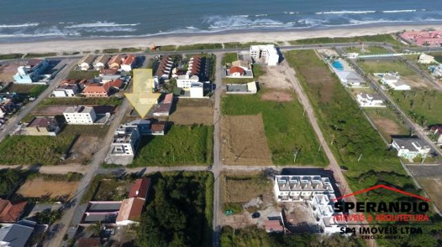 Terreno na quadra do mar, limpo, Balneário Volta ao Mundo I