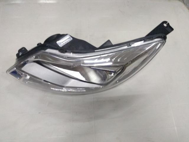 39406-Farol LE Ford Focus 10/13
