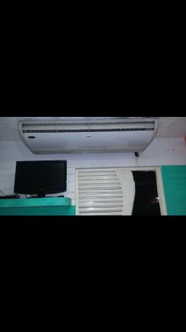 Split Midea 12 mil btus e split carrier 60 mil btus ambos semi-novos