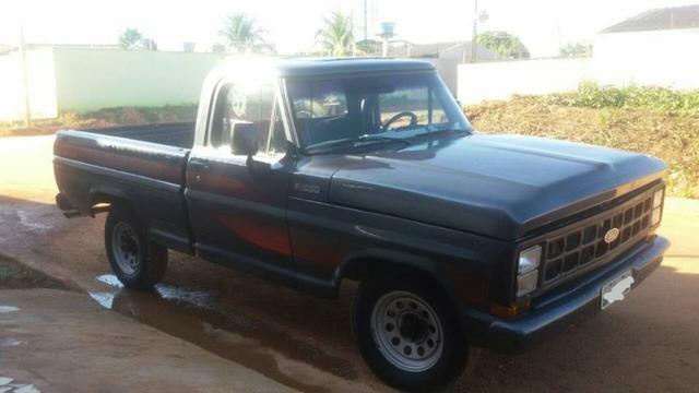 Quem conhece sabe, o quanto essa Maquina é boa F-1000 2.0 4x2 Diesel 1985 - Foto 2