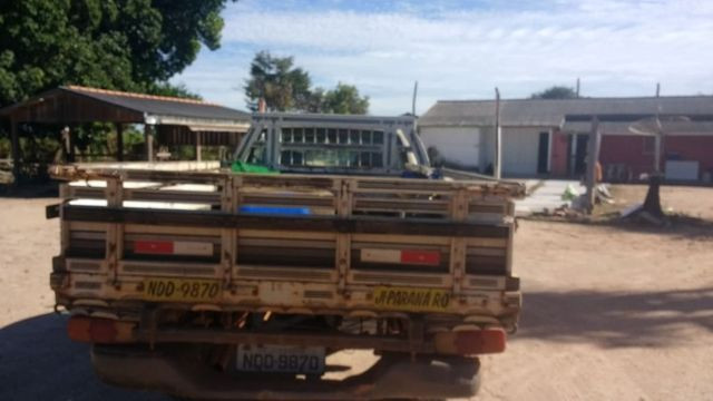 Hilux 3.0 Turbo 2CSL 4x2 90 cv - Foto 2