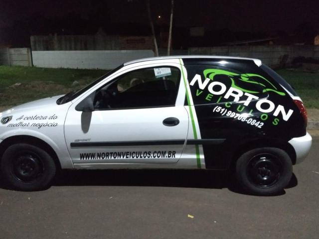 Envelopamento automotivo - Foto 2