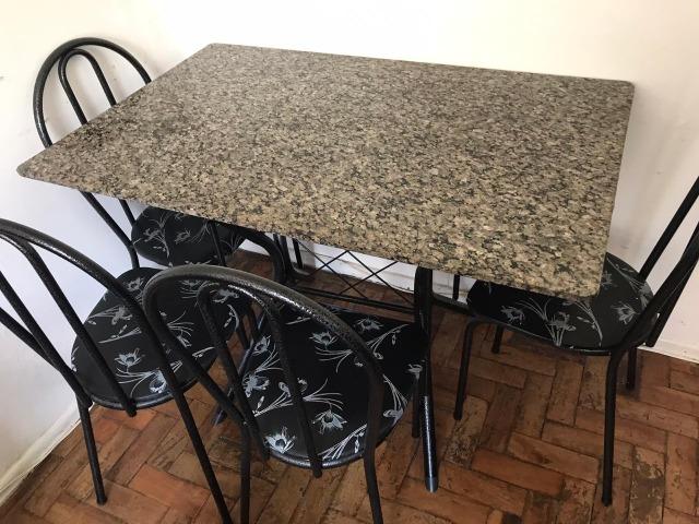 Conjunto Mesa Retangular com 4 Cadeiras Cadeiras