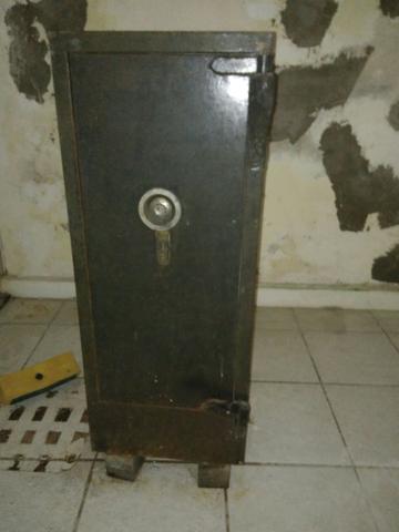 Vendo cofre de Aço de 1957 ( BARBADA DA SEMANA) - Foto 5
