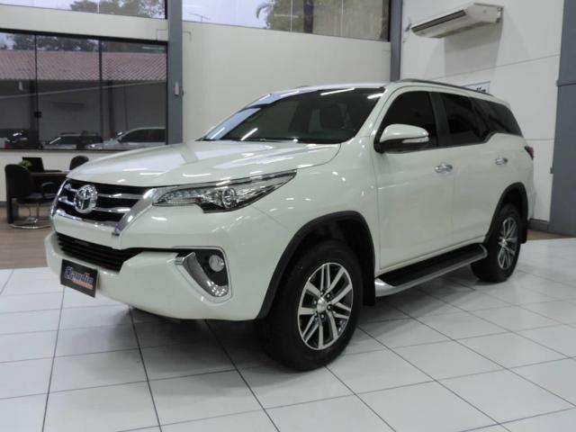 Toyota Hilux SW4 2.8 SRX 4X4 AUT. - Foto 2
