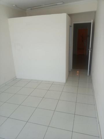 Sala Comercial 33m2 no Centro Barroco de Itaipuaçu de frente para Rua principal! - Foto 3