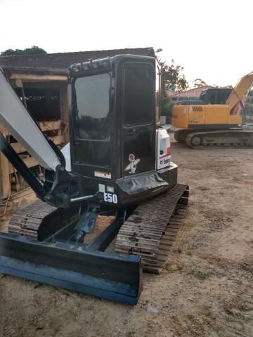 Vendo Mini escavadeira Bob cat E50 - Foto 5