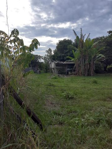 Vende-se terreno em local bem valorizado e tranquilo