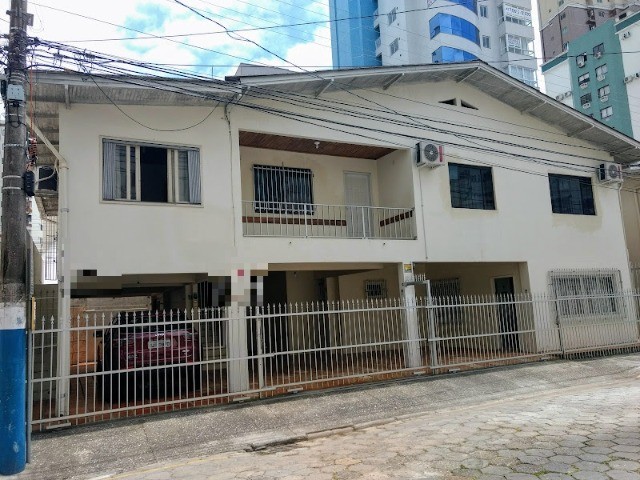 Ótima casa para excursão no Centro de Balneário Camboriú! - Foto 2