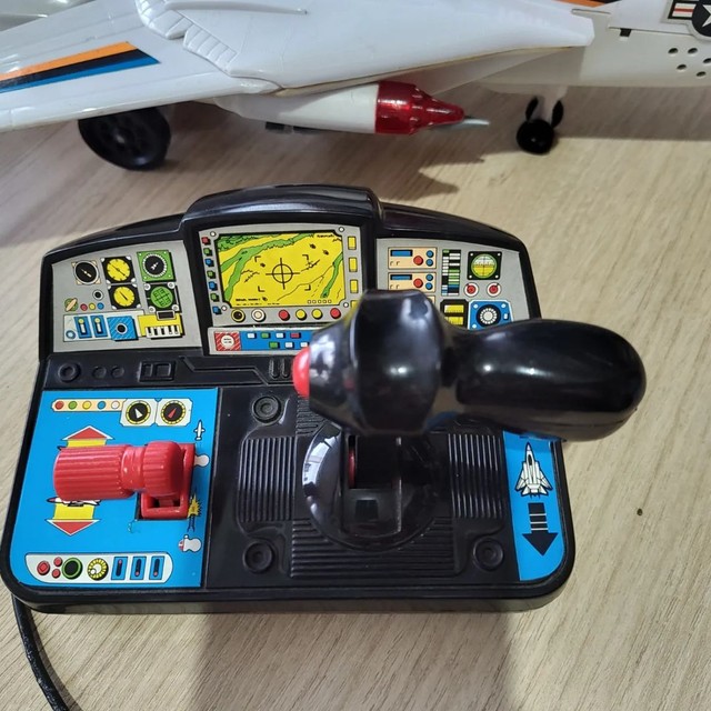 Avião anos 90 tom cat funcionando perfeitamente  - Foto 4