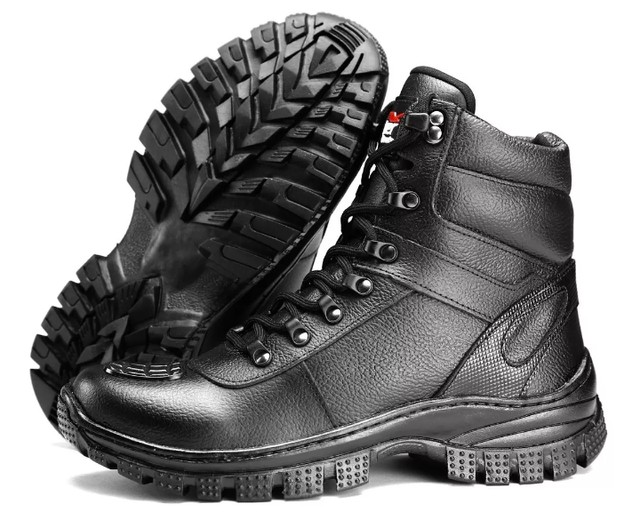 Bota tático militar semi novo 