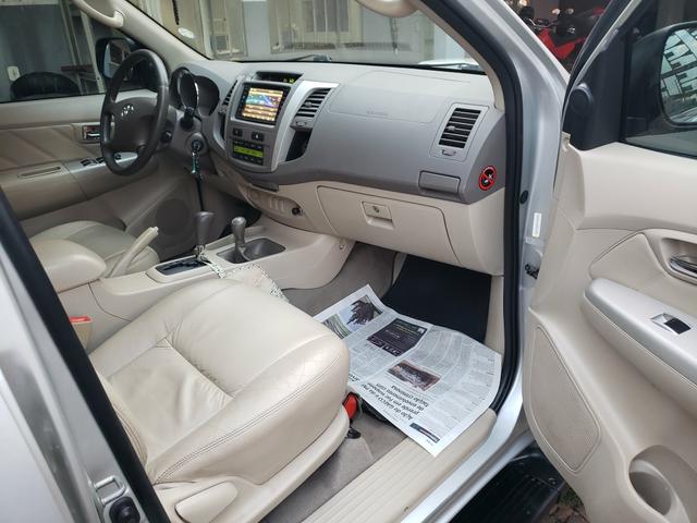 Hilux sw4 srv 4x4 3.0 automatica - Foto 7