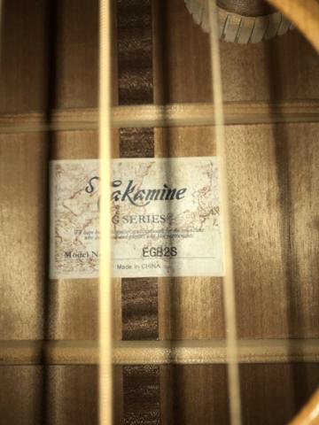 Baixolão takamine