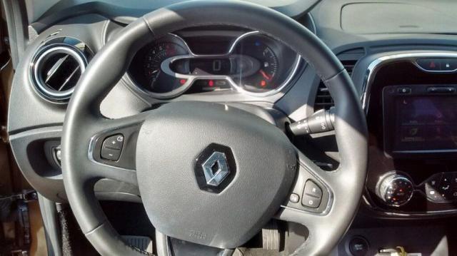 RENAULT CAPTUR INTENSE 1.6 16V SCE CVT X-TRONIC FLEX Marrom 2017/2018 - Foto 15