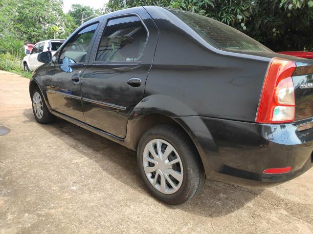 Carro bem conservado pneus bons