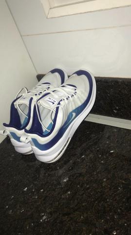 Tênis air max axis