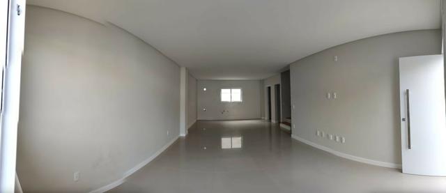 Aluga-se anual casa triplex no Centro de Balneário Camboriú/SC - Foto 4