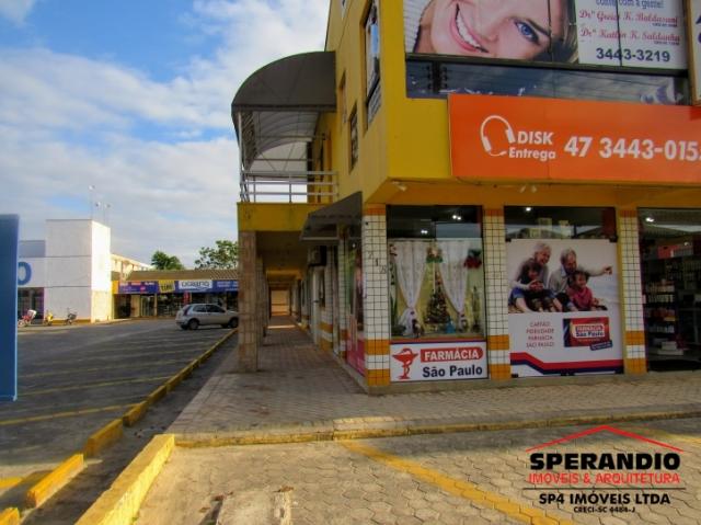 Conjunto comercial (19 lojas) na principal avenida de itapoá - Foto 18