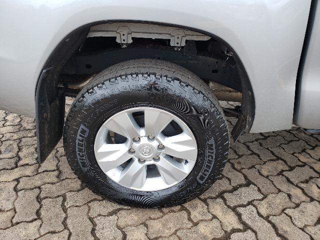 Toyota Hilux STD 2.8TDi 4x4 - Foto 7