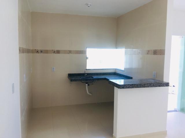 Linda casa com documentação gratis:fino acabamento, 3 quartos , 2 banheiros , 3 vagas - Foto 7
