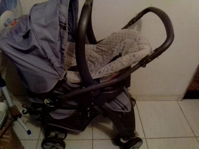Carrinho e bebe conforto