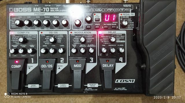 Pedaleira Boss ME70