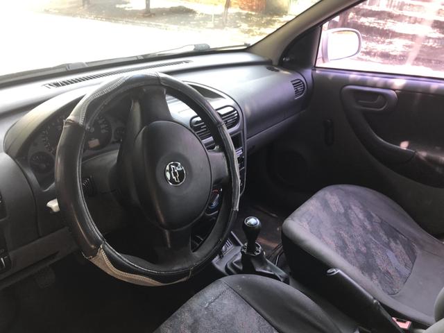 Corsa Sedan modelo 2004 - Foto 3