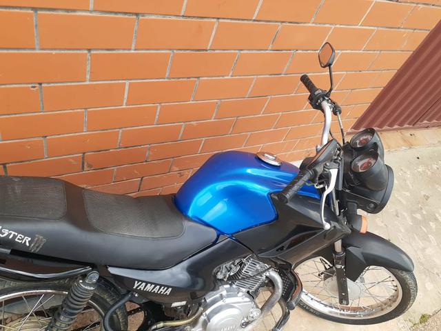 Vendo uma moto factor ano 2013 partida elétrica