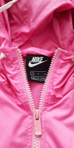 corta vento nike rosa