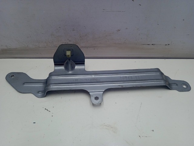 6471 Suporte Forro Porta Traseira Esquerda Chevrolet Cruze 