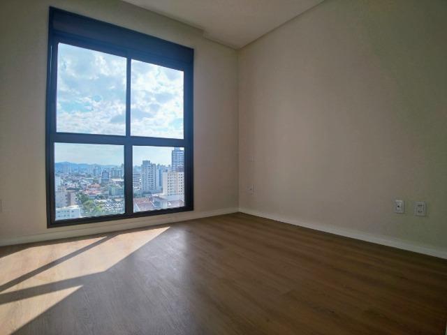 Amplo Apartamento 3 Dormitórios(1Suíte+2D) + Lavabo com 2 Vagas no Centro de Itajaí! - Foto 13