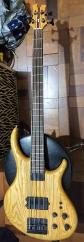 Baixo Tobias Growler