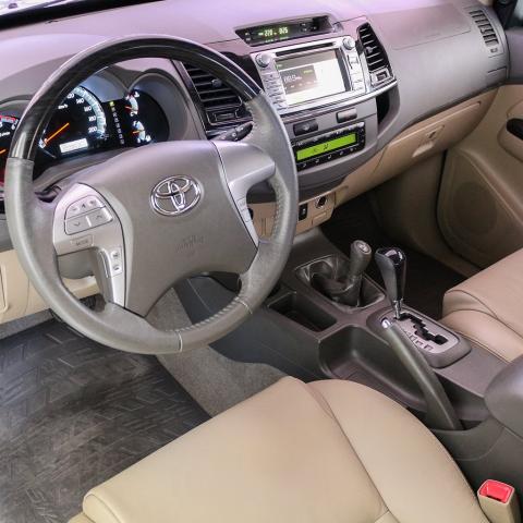 TOYOTA HILUX SW4 2012/2013 3.0 SRV 4X4 7 LUGARES 16V TURBO INTERCOOLER DIESEL 4P AUTOMÁTI - Foto 6