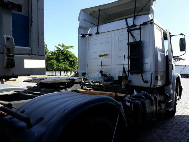 Cavalo Mercedez ano 2005 sem débito tudo em dia - Foto 3