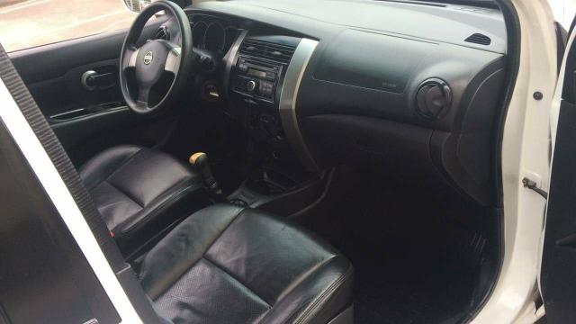Oportunidade Nissan Livina Segundo Dono Novíssima - Foto 17