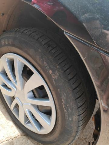 Carro bem conservado pneus bons - Foto 3