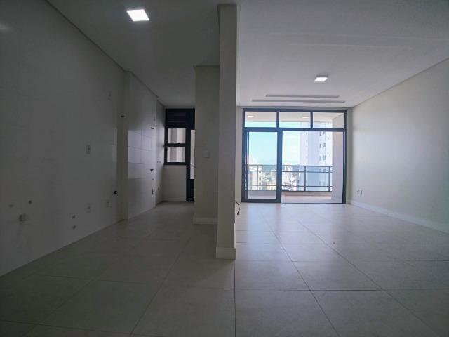 Amplo Apartamento 3 Dormitórios(1Suíte+2D) + Lavabo com 2 Vagas no Centro de Itajaí! - Foto 4